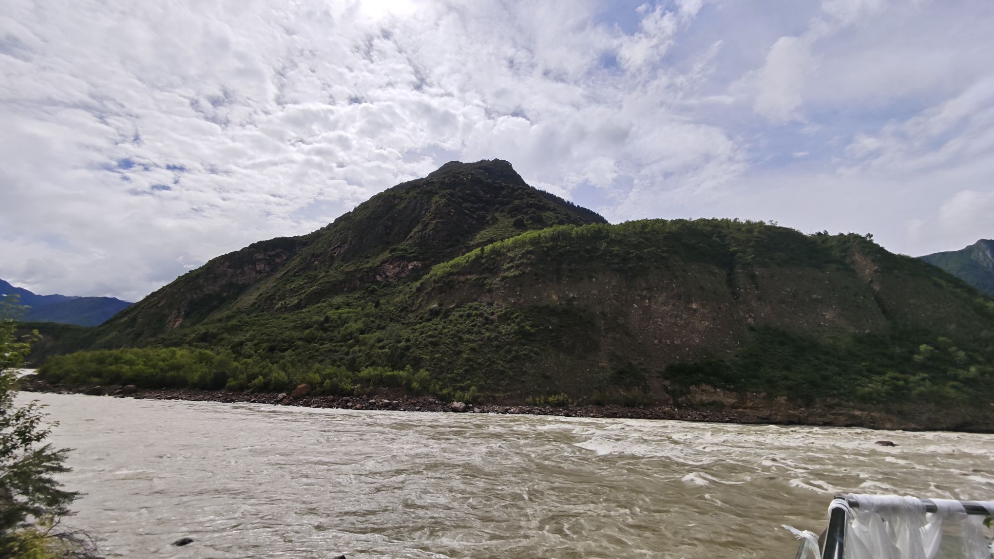雅鲁藏布大峡谷景区景点图片